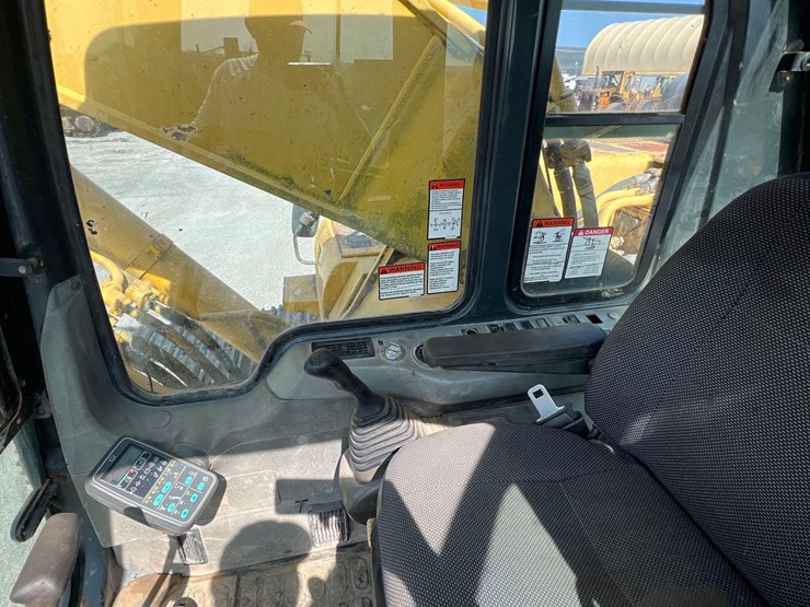 komatsu-pc400-lc-6-image-22