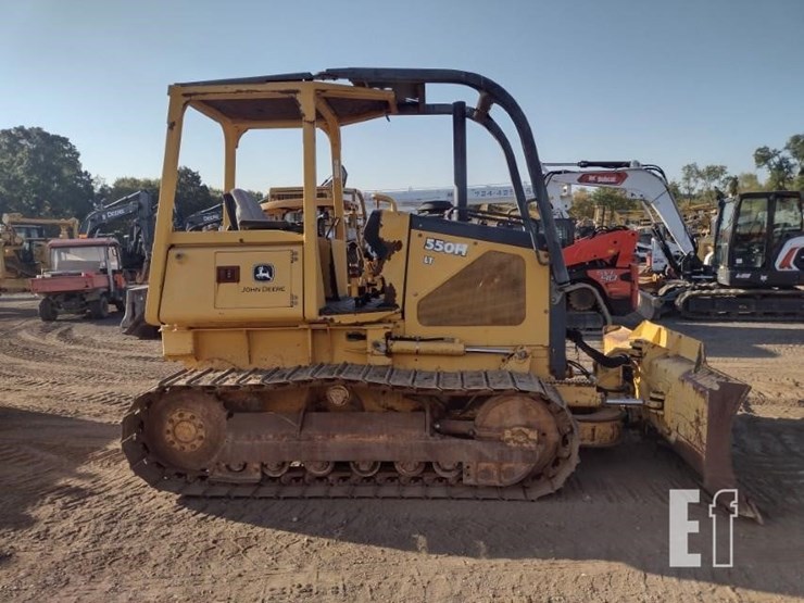 2004-deere-550h-lt-image-3