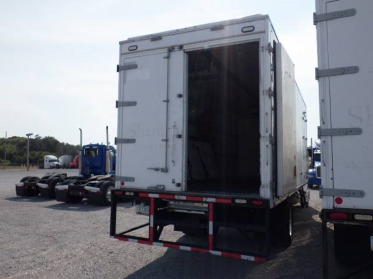 2017-peterbilt-337-image-7