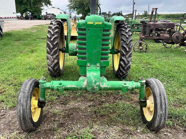 john-deere-b-image-2