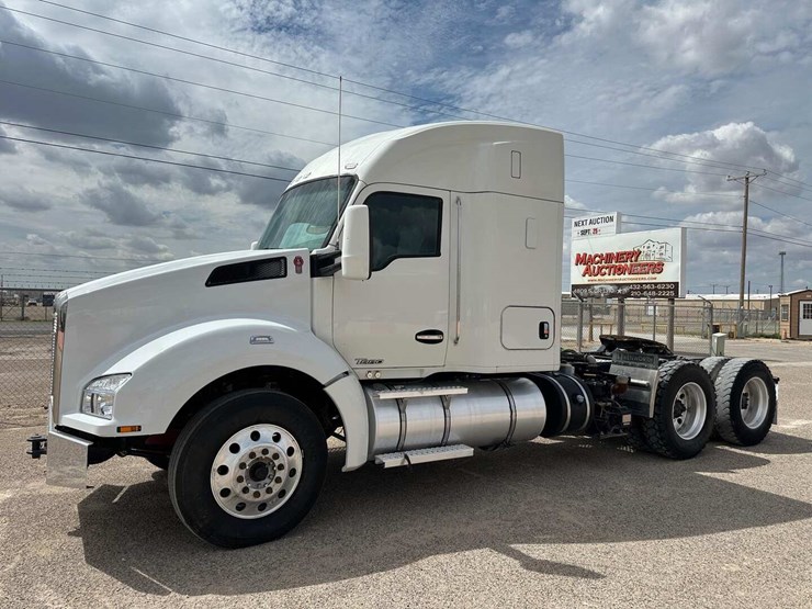 2018-kenworth-t880-image-1