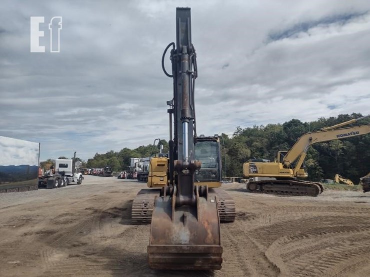 2013-deere-210g-lc-image-2