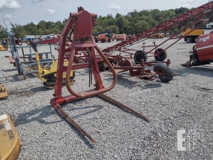 sperry-new-holland-80-bale-mover-image-5