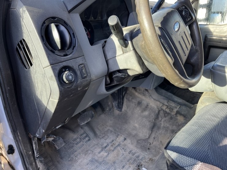 2013-ford-f250-sd-image-26