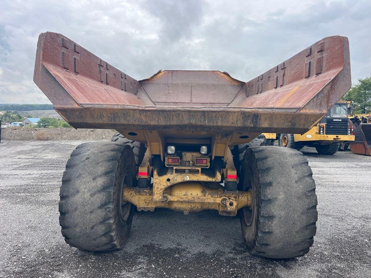 caterpillar-740-image-6