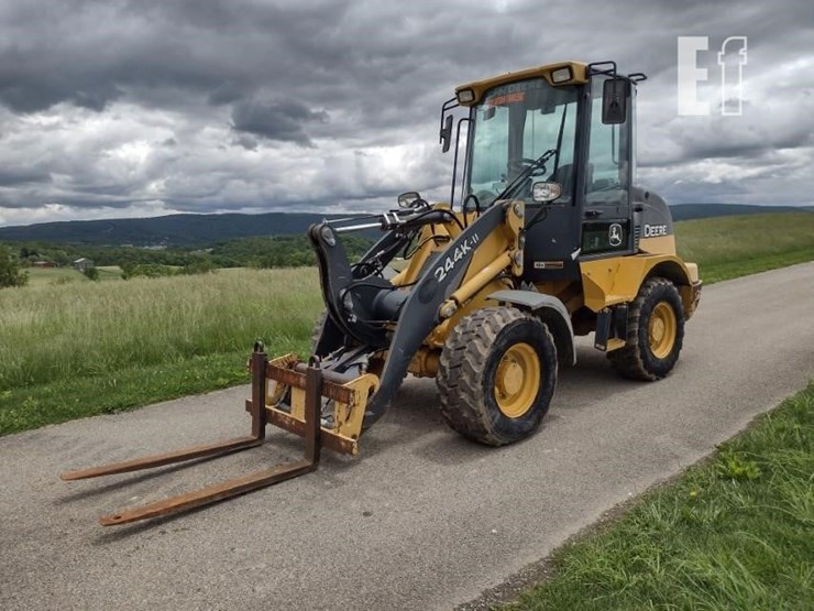 2017-deere-244kii-image-29