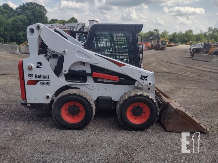 2022-bobcat-s740-image-3