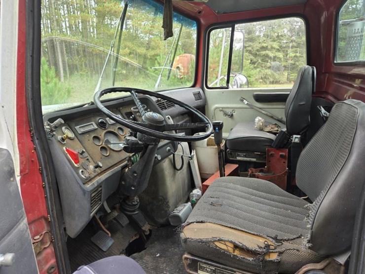1988-ford-l8000-image-14