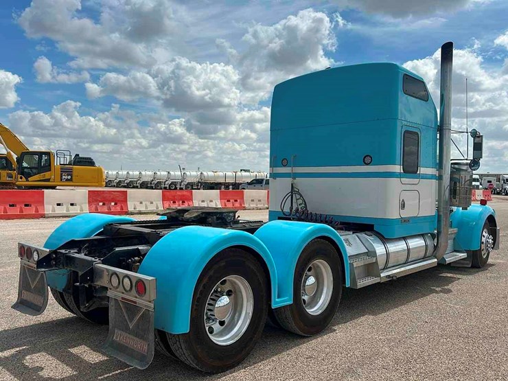 2006-kenworth-w900l-image-4