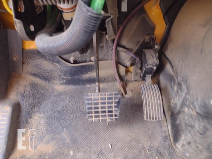 2018-international-durastar-4300-image-11