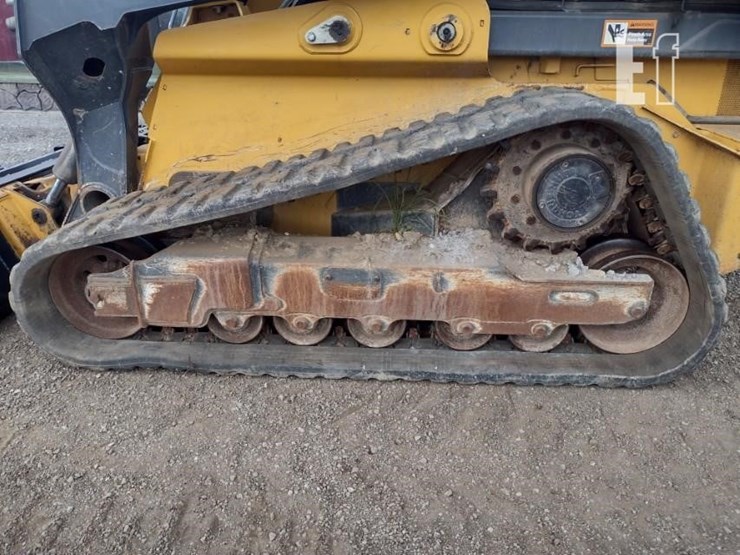 2020-deere-331g-image-19