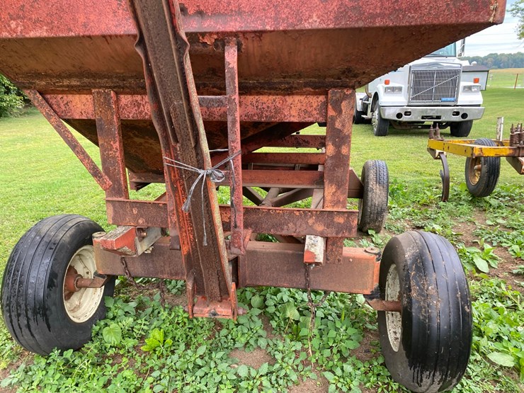 j-&-m-210-gravity-wagon-image-7