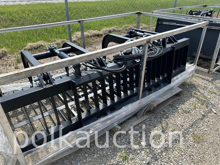 83"-skid-steer-rock-grapple-bucket-image-3