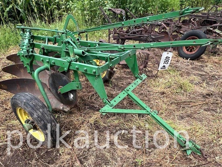 john-deere-3btm-pull-type-plow---14"-image-1