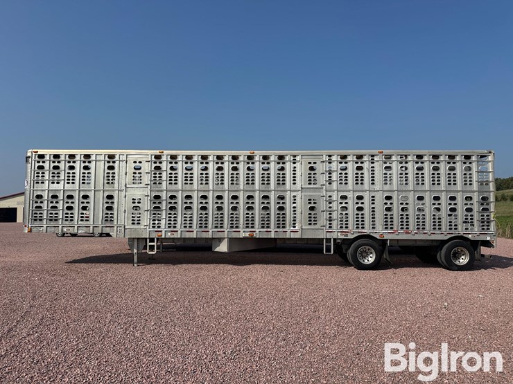 2002-wilson-livestock-trailer-image-7