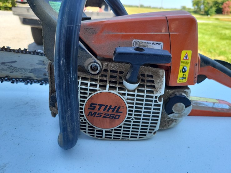 stihl-ms250-gas-chain-saw---tag-#1045-image-9
