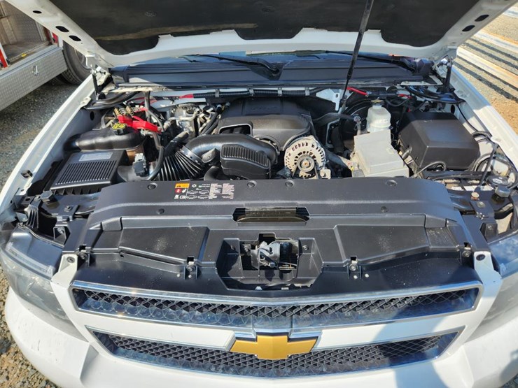 2013-chevrolet-tahoe-image-21