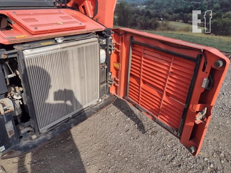 kubota-svl65-2-image-34