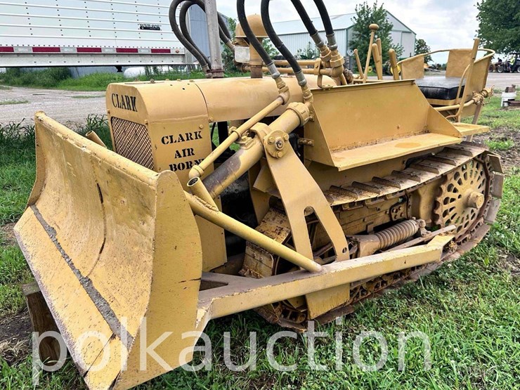clark-air-borne-military-crawler-(no-tag)-image-1