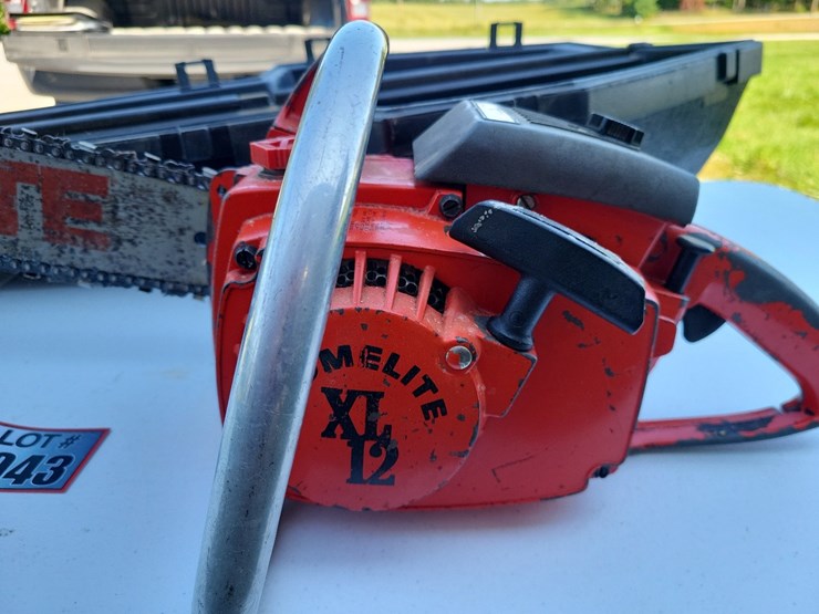 homelite-xl12-gas-chain-saw-w/case---tag-#1043-image-3