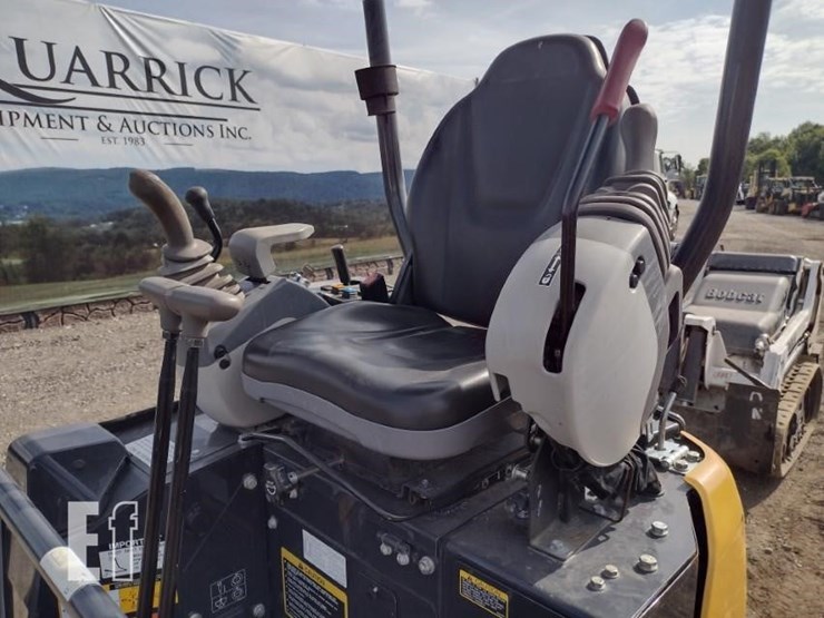 2022-deere-17g-image-12