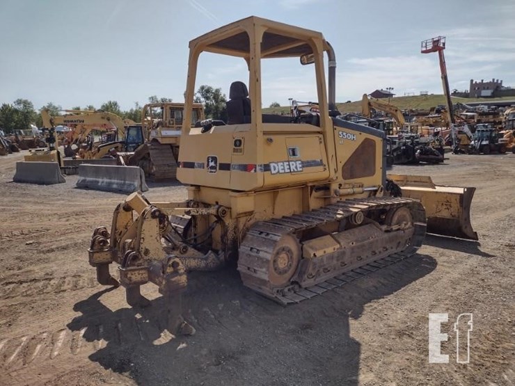 2000-deere-550h-lt-image-46