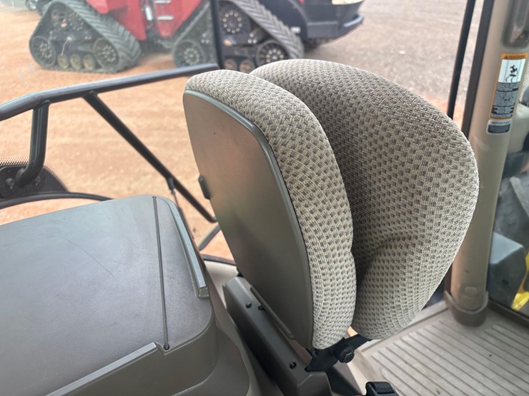 2012-john-deere-6125r-tractor-image-25