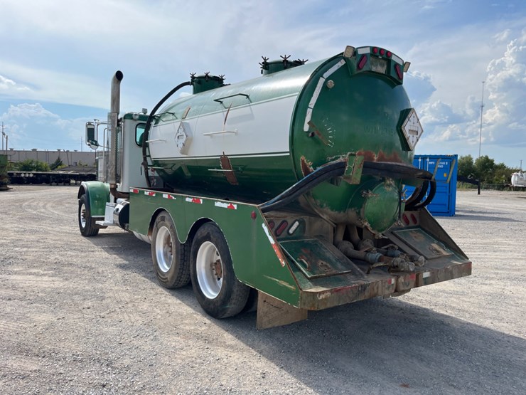 2013-peterbilt-388-image-7