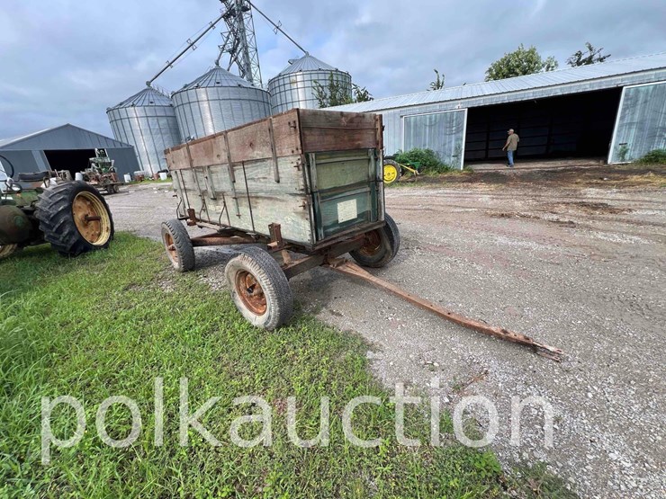 john-deere-wooden-sided-wagon-image-18