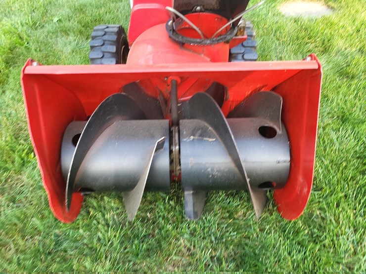 toro-826-walk-behind-snowblower-image-5