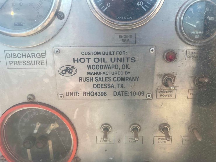 2010-peterbilt-367-image-15