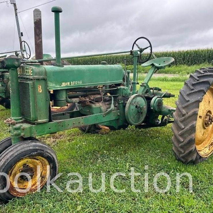 JOHN DEERE B