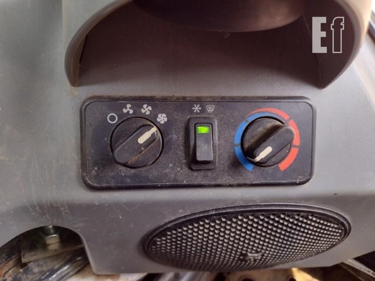 2016-bobcat-t770-image-13
