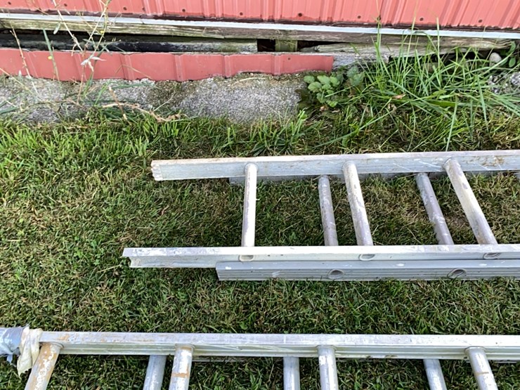 2---alum-extention-ladders-image-4