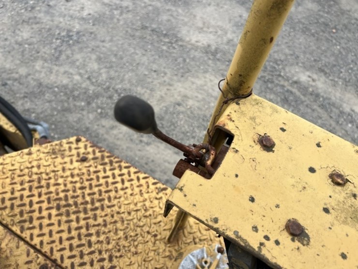 caterpillar-cp-323-image-20