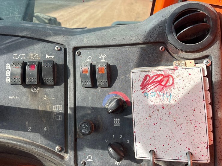 2013-jlg-g9-43a-telehandler-image-24