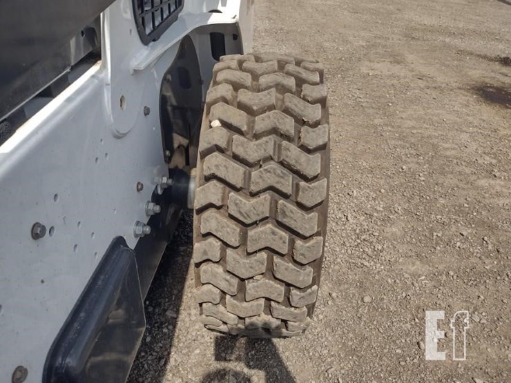 2022-bobcat-s740-image-22