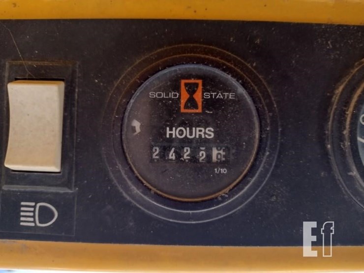1990-deere-675b-image-6