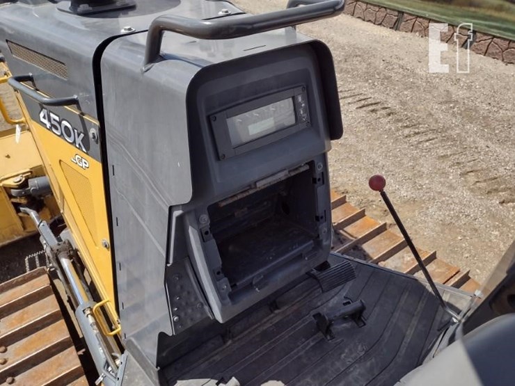 2022-deere-450k-image-12