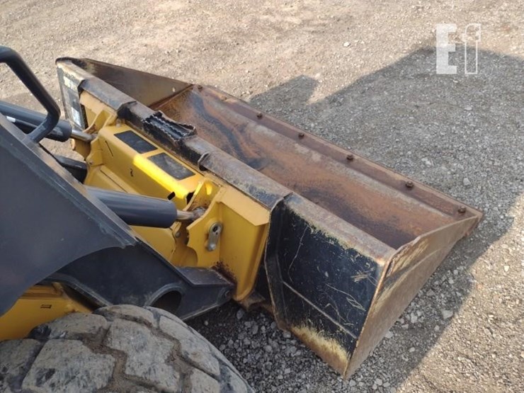 2020-deere-324g-image-17