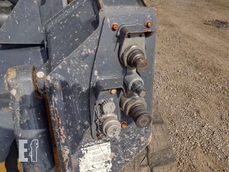 2022-deere-317g-image-15