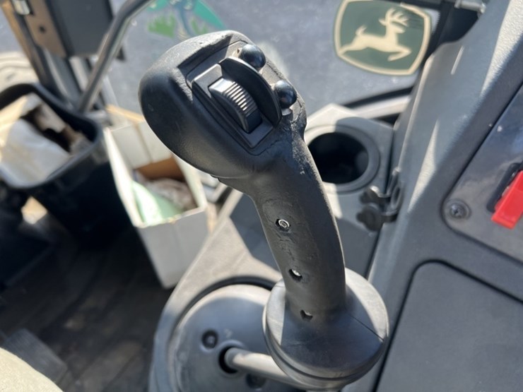 2014-deere-410k-image-32