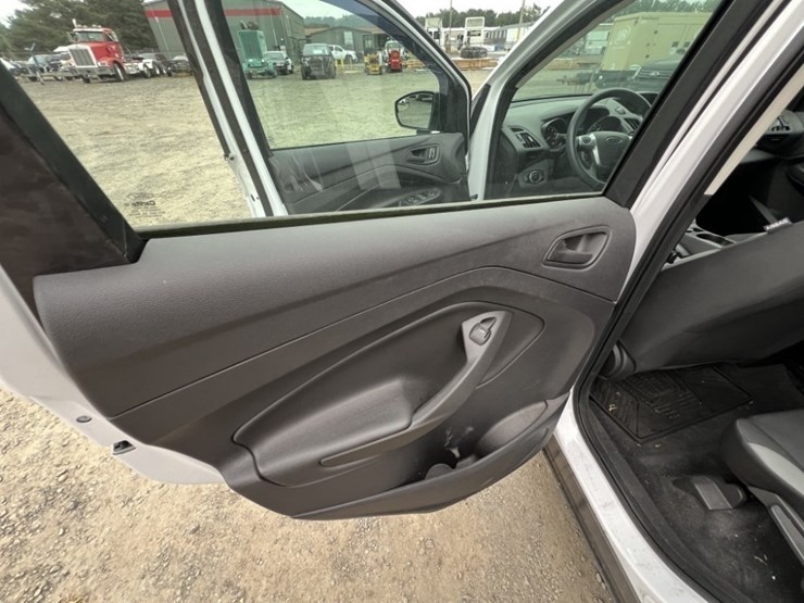 2014-ford-escape-image-23
