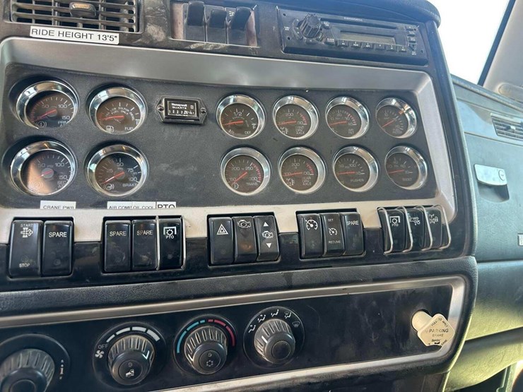 2013-kenworth-t800-image-5