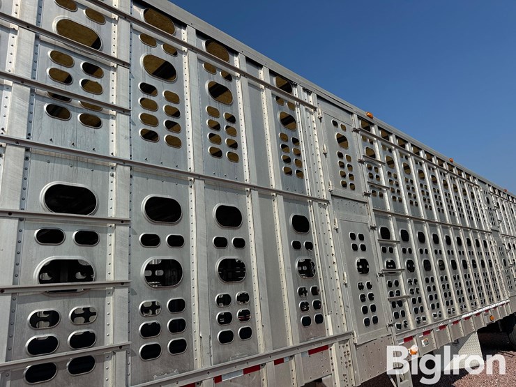 2002-wilson-livestock-trailer-image-18