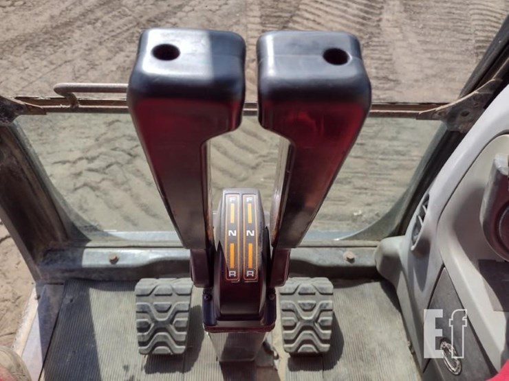 2015-morooka-mst2200vd-image-6