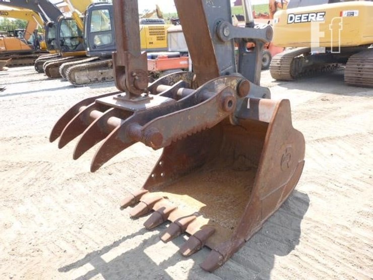 2017-deere-210g-lc-image-19