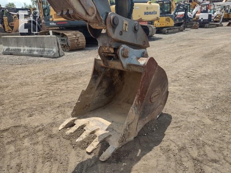 2019-deere-135g-image-19