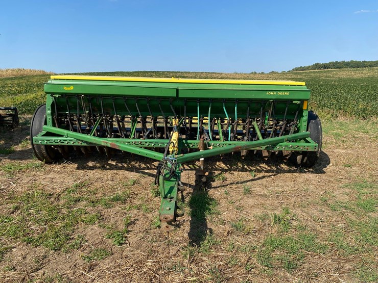 john-deere-8300-image-2