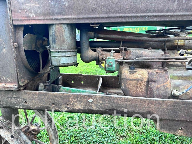 john-deere-b-image-4